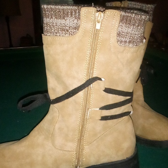 Tan suede boots size 9 - Picture 4 of 6
